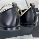 CHANEL 22 years of the latest models of a unique temperament of a ballet shoe zinc alloy half-ring iron ring design