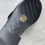 CHANEL a little retro with a flip-flop design through the dye leather sole