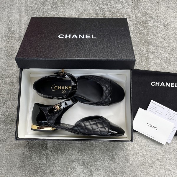 CHANEL early spring of this black and white colorful book bag buckle Mary Jane sheepskin lining genuine leather outsole