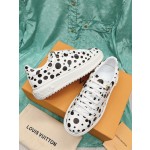 Louis Vuitton x Yayoi Kusama cooperation model classic white shoes 𝐓𝐢𝐦𝐞 𝐨𝐮𝐭 wave point sneakers
