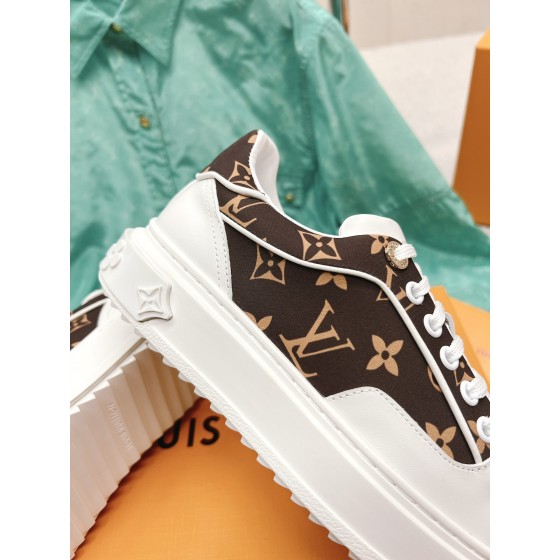 Louis Vuitton's new letter rhinestone white shoes series is new🆕