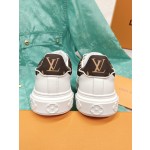 Louis Vuitton's new letter rhinestone white shoes series is new🆕