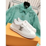 Louis Vuitton's new letter rhinestone white shoes series is new🆕