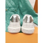 Louis Vuitton's new letter rhinestone white shoes series is new🆕