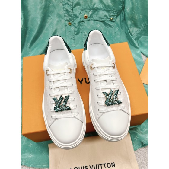 Louis Vuitton's new letter rhinestone white shoes series is new🆕