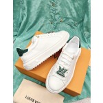 Louis Vuitton's new letter rhinestone white shoes series is new🆕