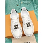 Louis Vuitton's new letter rhinestone white shoes series is new🆕