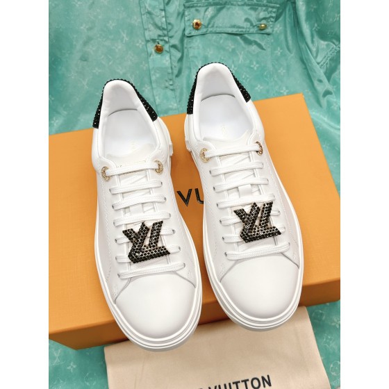 Louis Vuitton's new letter rhinestone white shoes series is new🆕