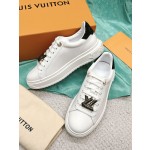 Louis Vuitton's new letter rhinestone white shoes series is new🆕