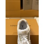 Louis Vuitton Trainer sneakers for couples, style 1A98UX