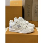Louis Vuitton Trainer sneakers for couples, style 1A98UX