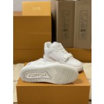 Louis Vuitton Trainer sneakers for couples, style 1A98UX