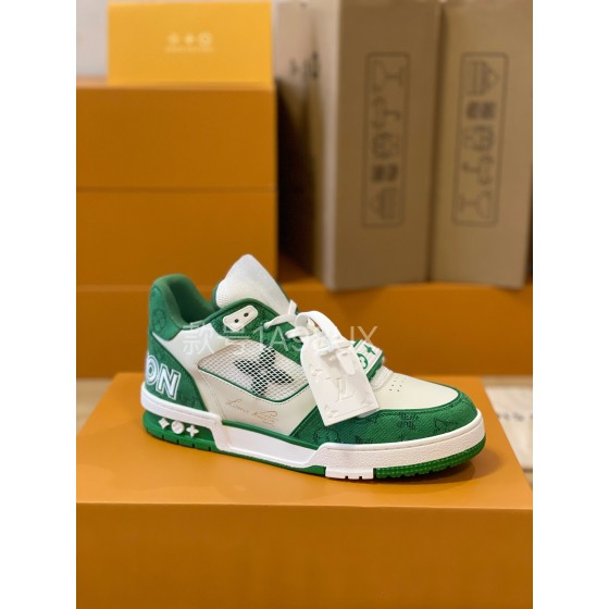 Louis Vuitton Trainer sneakers for couples, style 1A98UX