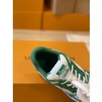 Louis Vuitton Trainer sneakers for couples, style 1A98UX