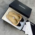 CHANEL especially popular color blocking single shoes continue the classic Chanel characteristics