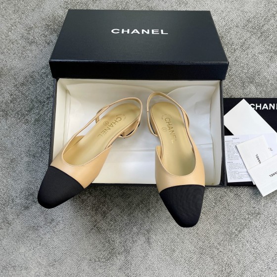 CHANEL especially popular color blocking single shoes continue the classic Chanel characteristics