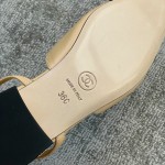 CHANEL especially popular color blocking single shoes continue the classic Chanel characteristics