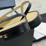 CHANEL especially popular color blocking single shoes continue the classic Chanel characteristics