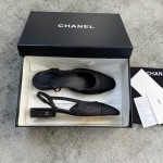 CHANEL especially popular color blocking single shoes continue the classic Chanel characteristics