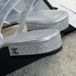 CHANEL especially popular color blocking single shoes continue the classic Chanel characteristics