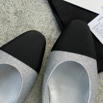CHANEL especially popular color blocking single shoes continue the classic Chanel characteristics