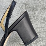 CHANEL especially popular color blocking single shoes continue the classic Chanel characteristics