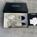 CHANEL especially popular color blocking single shoes continue the classic Chanel characteristics