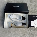 CHANEL especially popular color blocking single shoes continue the classic Chanel characteristics