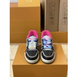 Louis Vuitton Trainer Men's Model 1A98UX