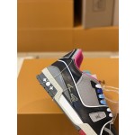Louis Vuitton Trainer Men's Model 1A98UX