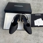 CHANEL especially popular color blocking single shoes continue the classic Chanel characteristics