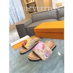 Louis Vuitton 2023 couple models embossed print