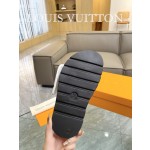 Louis Vuitton 2023 couple models embossed print