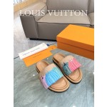 Louis Vuitton 2023 couple models embossed print