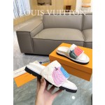 Louis Vuitton 2023 couple models embossed print