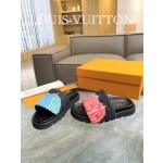 Louis Vuitton 2023 couple models embossed print