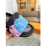 Louis Vuitton 2023 couple models embossed print