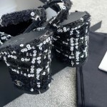 CHANEL especially popular color blocking single shoes continue the classic Chanel characteristics