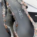 CHANEL especially popular color blocking single shoes continue the classic Chanel characteristics
