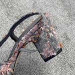 CHANEL especially popular color blocking single shoes continue the classic Chanel characteristics