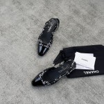 CHANEL especially popular color blocking single shoes continue the classic Chanel characteristics