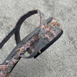 CHANEL especially popular color blocking single shoes continue the classic Chanel characteristics