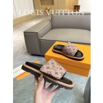 Louis Vuitton 2023 couple models embossed print
