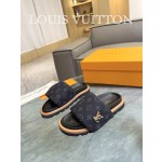 Louis Vuitton 2023 couple models embossed print