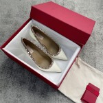 Valentino VT Collection High Heeled Single Shoes 8.5CM Patent Leather White