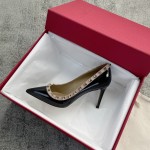 Valentino VT Collection High Heeled Single Shoes 8.5CM Patent Leather Black