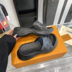 Louis Vuitton platform slippers Pool Pillow Comfort will enter the series