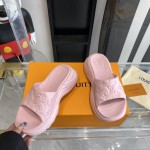 Louis Vuitton platform slippers Pool Pillow Comfort will enter the series