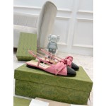 Gucci new buckle bow sandals