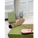 Gucci new buckle bow sandals